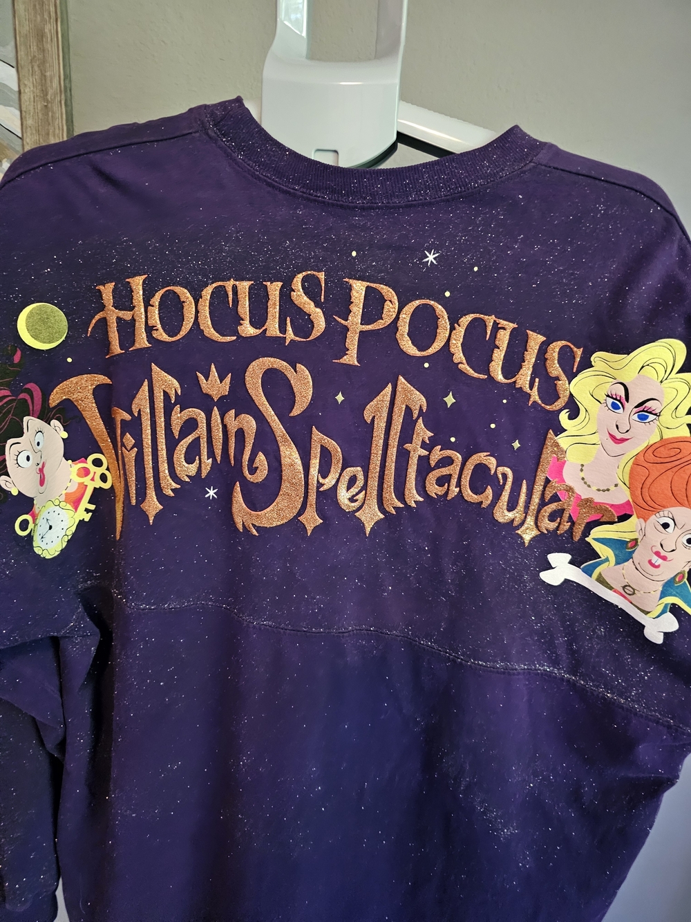 Disney Hocus Pocus Villain Spelltacular 2019 Purple Glitter Sweatshirt - Picture 3 of 7